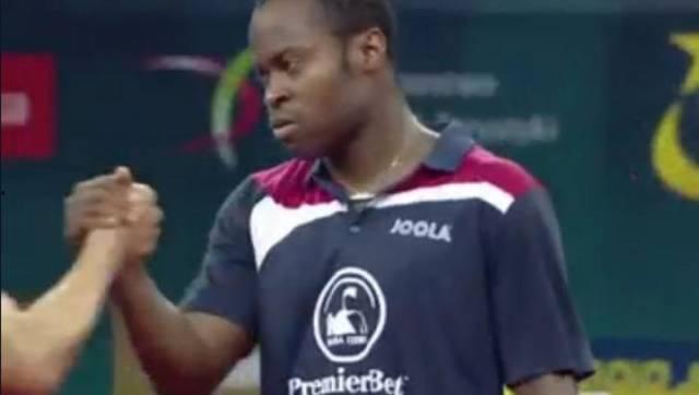 男人跪地怒吼图片欧美,情感与力量的交织